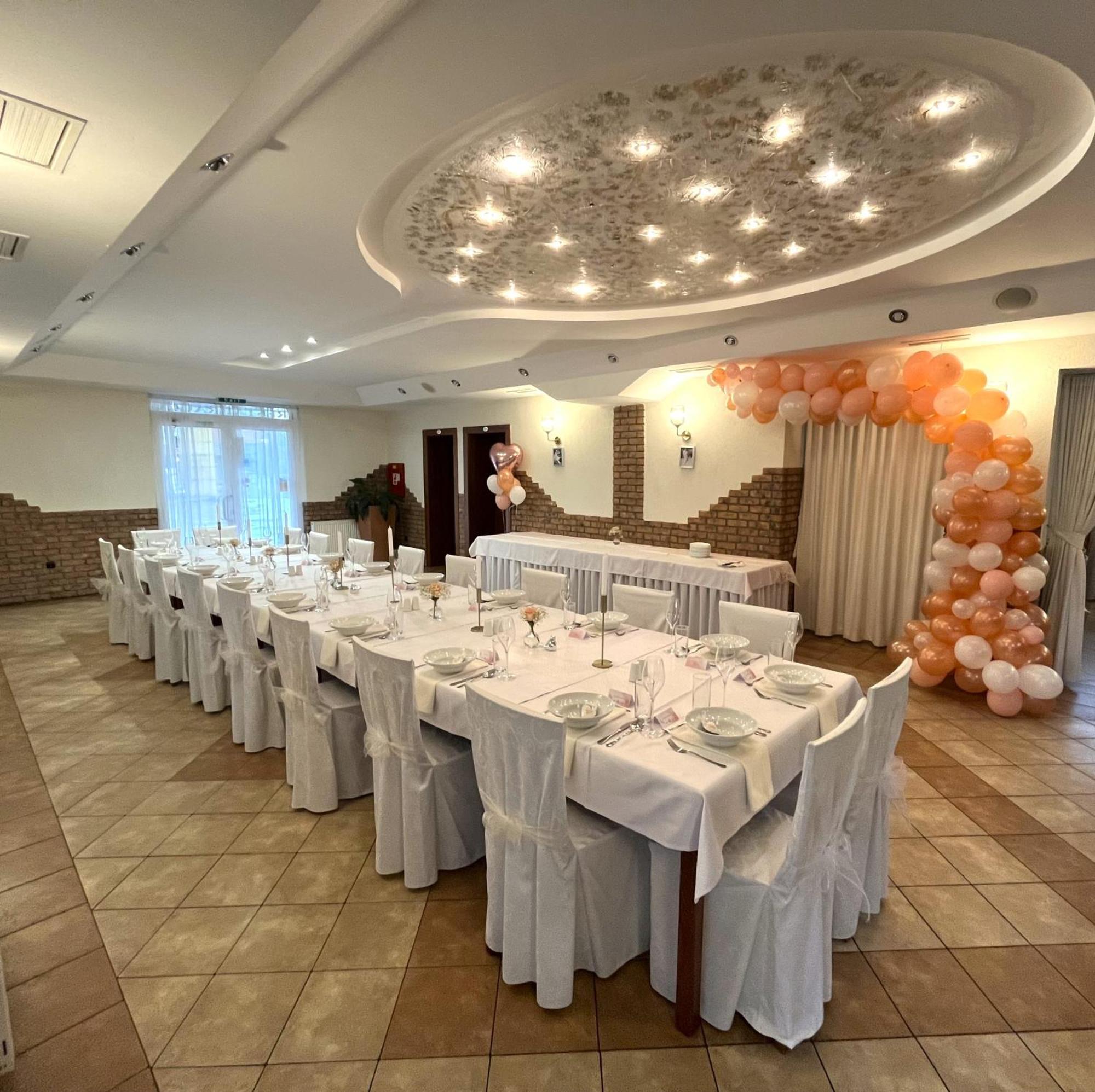 Raketa Residence, Restaurant & Hotel Пр'євідза Екстер'єр фото