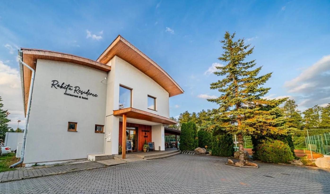 Raketa Residence, Restaurant & Hotel Пр'євідза Екстер'єр фото
